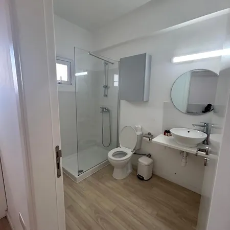 Kitieos Apts 100m From Finikoudes Apartamento