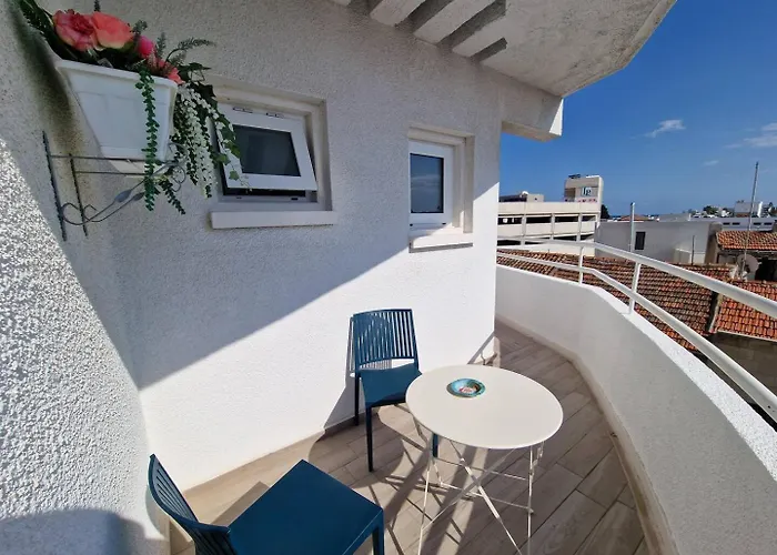 アパート Kitieos Apts 100m From Finikoudes ラルナカ