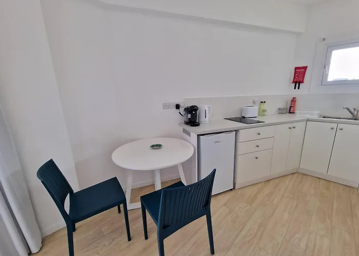 アパート Kitieos Apts 100m From Finikoudes ラルナカ