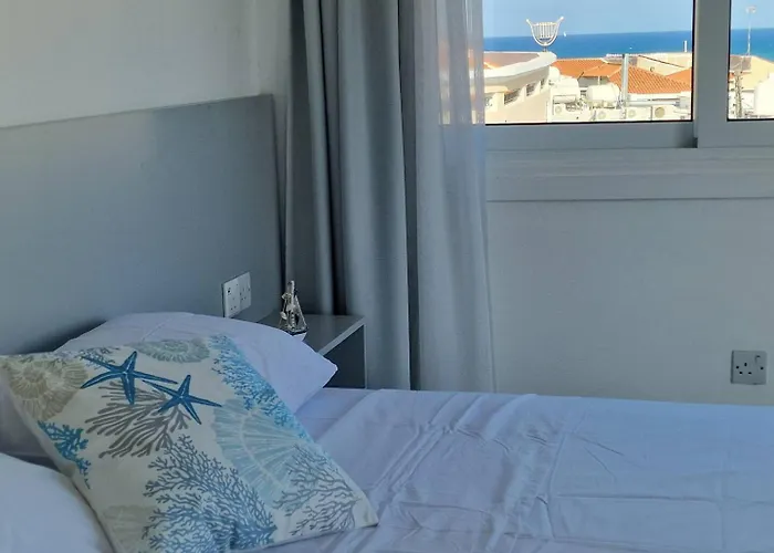 Kitieos Apts 100m From Finikoudes ラルナカ