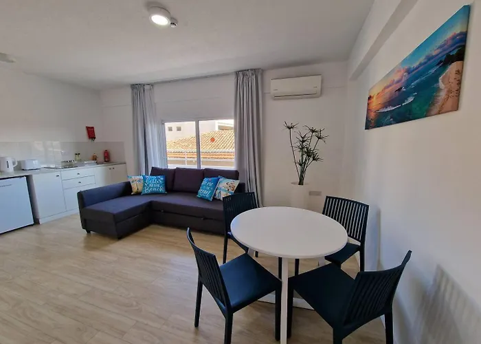 Kitieos Apts 100m From Finikoudes *