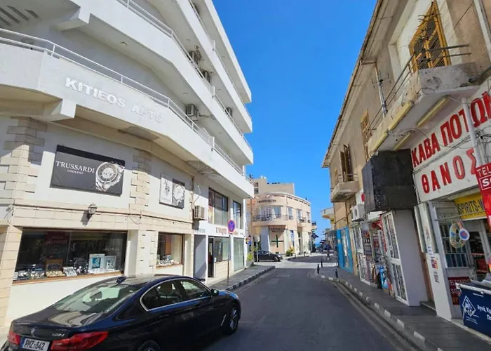 Kitieos Apts 100m From Finikoudes アパート