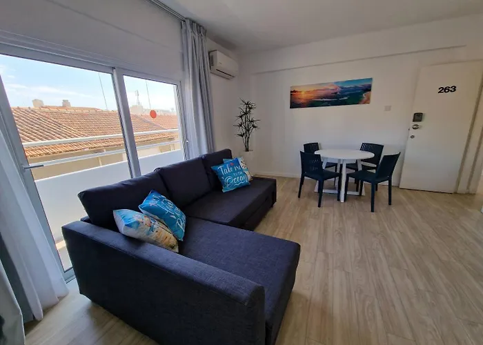 Kitieos Apts 100m From Finikoudes * ラルナカ