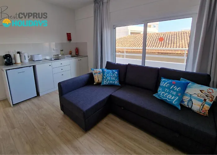 Kitieos Apts 100m From Finikoudes ラルナカ