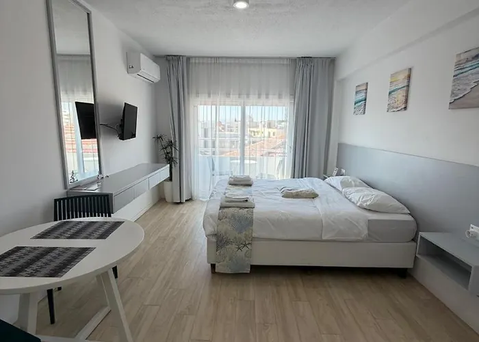 アパート Kitieos Apts 100m From Finikoudes