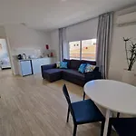 Kitieos Apts 100m From Finikoudes لارنكا