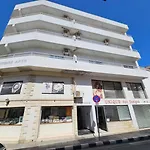 Kitieos Apts 100m From Finikoudes لارنكا