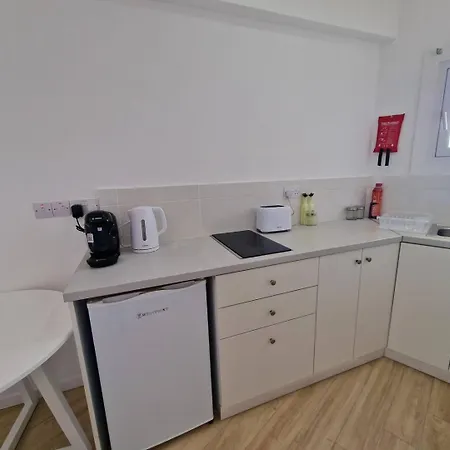 Kitieos Apts 100m From Finikoudes דירה