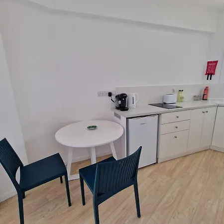 Apartment Kitieos Apts 100m From Finikoudes Larnaca