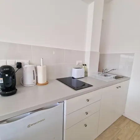 Kitieos Apts 100m From Finikoudes Апартаменты *