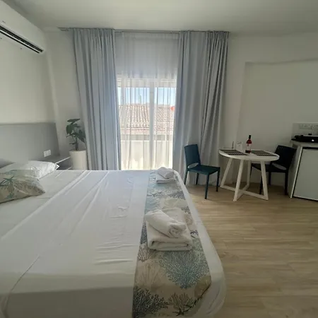 Kitieos Apts 100m From Finikoudes דירה לרנקה