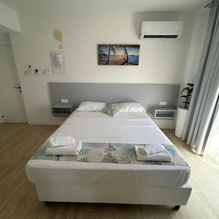 Kitieos Apts 100m From Finikoudes לרנקה