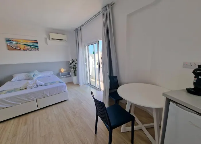 Kitieos Apts 100m From Finikoudes شقة *