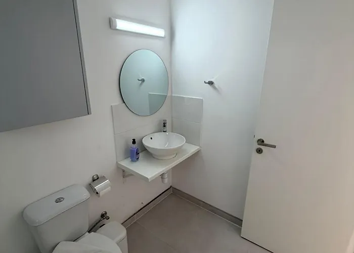 Kitieos Apts 100m From Finikoudes شقة لارنكا