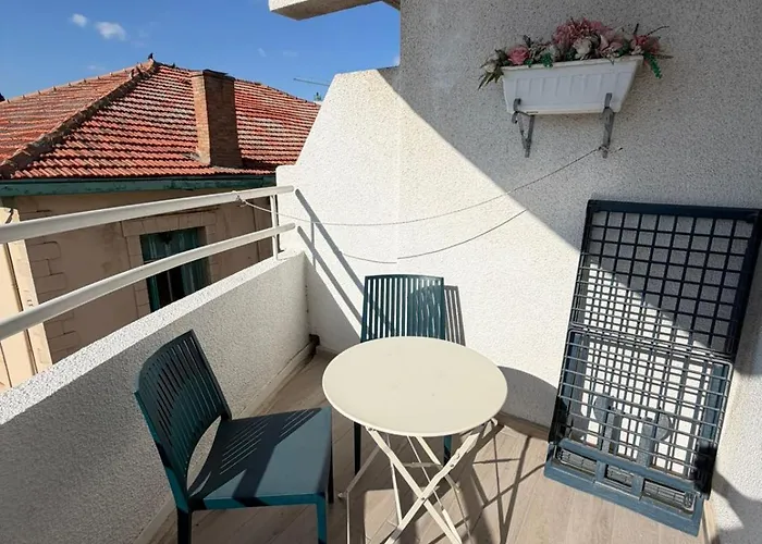 Kitieos Apts 100m From Finikoudes * لارنكا